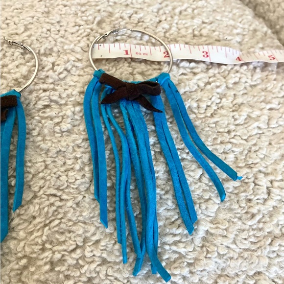 Bright turquoise blue suede cord necklace and earring set. - Picture 6 of 7